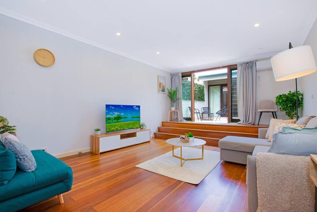Ultimo Escape - Walk To - Unique 2 Bedroom - Sleeps 8