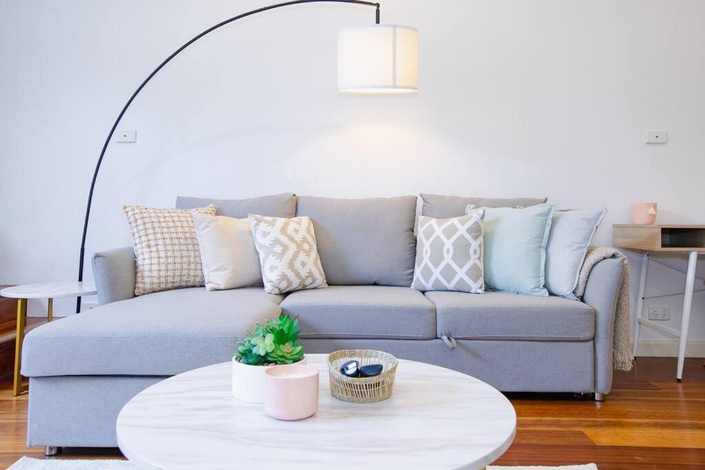 Ultimo Escape - Walk To - Unique 2 Bedroom - Sleeps 8 Apartment *
