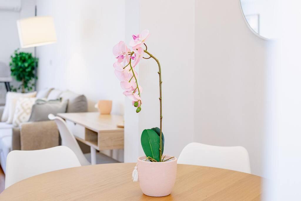 Ultimo Escape - Walk To - Unique 2 Bedroom - Sleeps 8