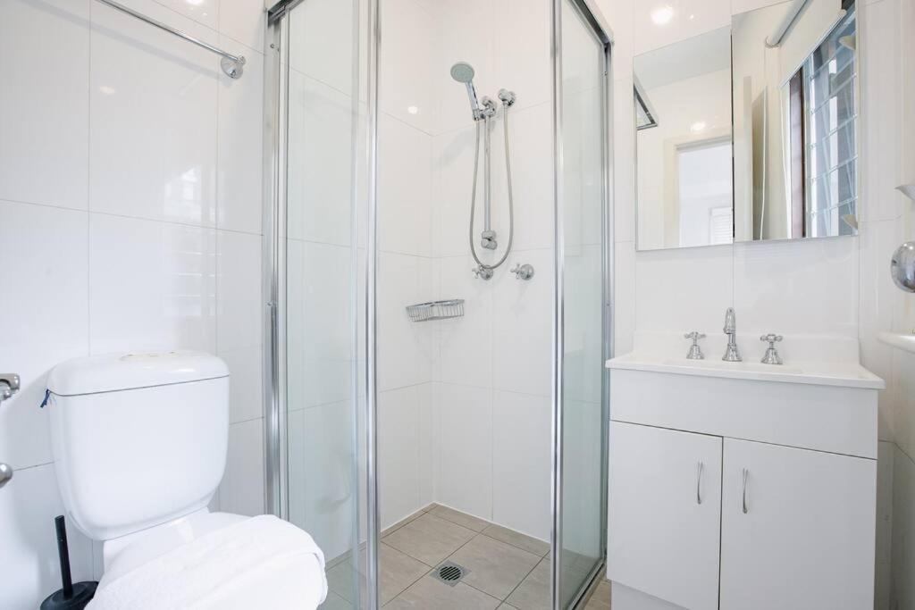 Apartment Ultimo Escape - Walk To - Unique 2 Bedroom - Sleeps 8
