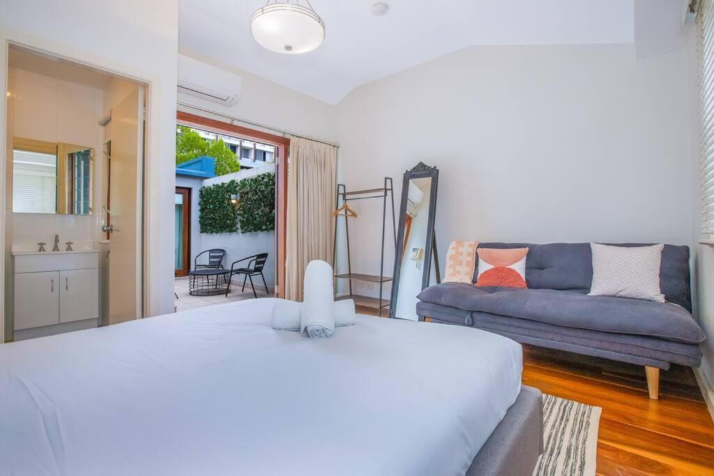 Ultimo Escape - Walk To - Unique 2 Bedroom - Sleeps 8 Sydney